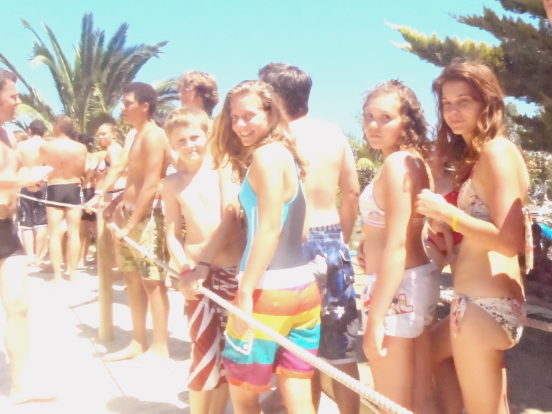 Village Camps International Summer Camp Ard&egrave;che, France 2019-07-26 https://www.villagecamps.com/journals_admin/images/73-10-Campers waiting in line.jpg